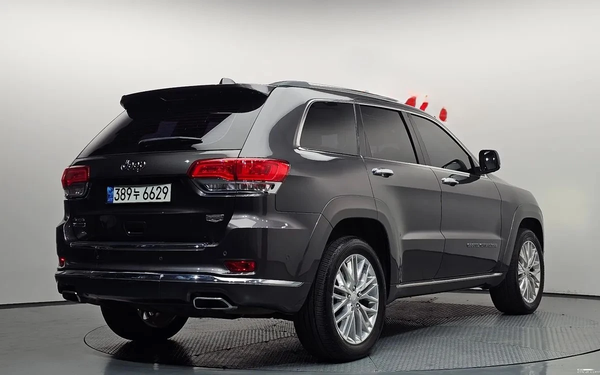 Jeep Grand cherokee 3.0 Diesel SUMMIT, снимка 2 - Автомобили и джипове - 54900956