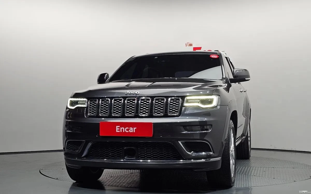 Jeep Grand cherokee 3.0 Diesel SUMMIT, снимка 3 - Автомобили и джипове - 54900956