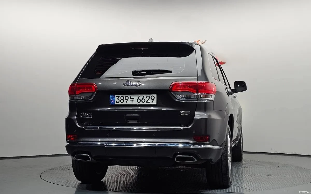 Jeep Grand cherokee 3.0 Diesel SUMMIT, снимка 4 - Автомобили и джипове - 54900956