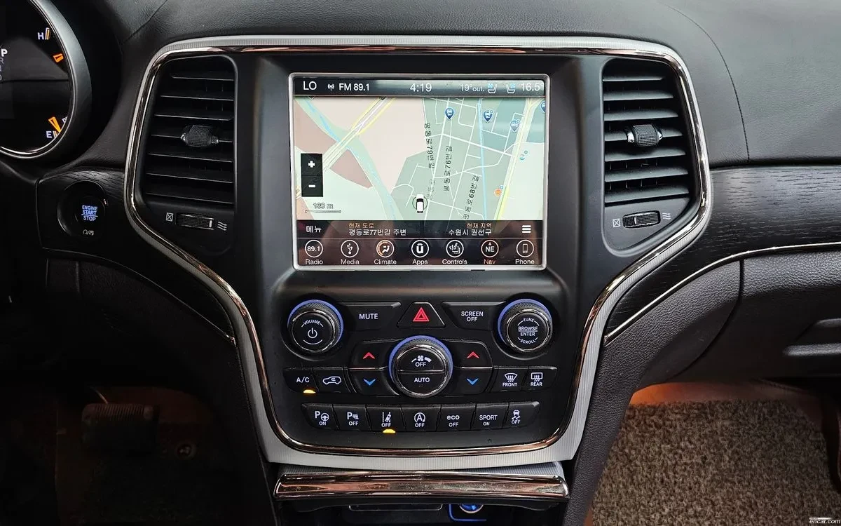 Jeep Grand cherokee 3.0 Diesel SUMMIT, снимка 12 - Автомобили и джипове - 54900956
