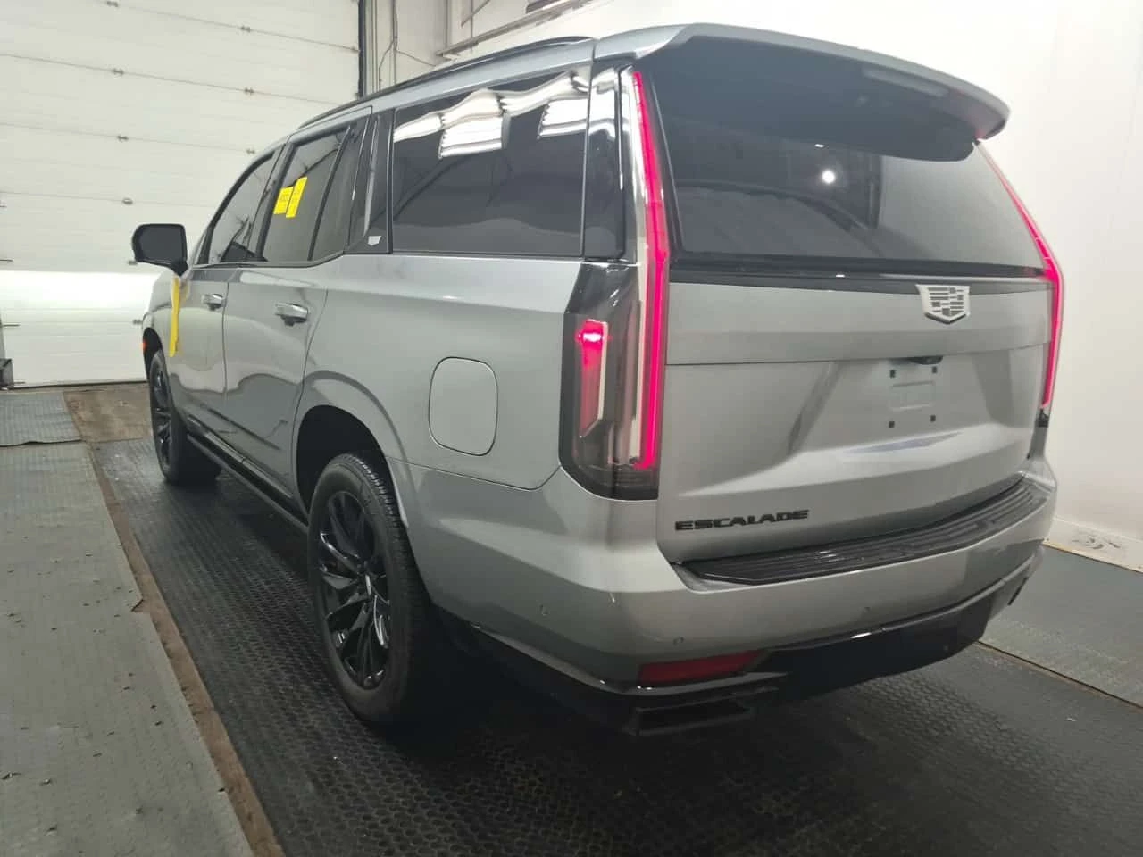 Cadillac Escalade 4WD SPORT PLATINUM * CARFAX * БЕЗ ПЪРВОНАЧАЛНА, снимка 4 - Автомобили и джипове - 55463914