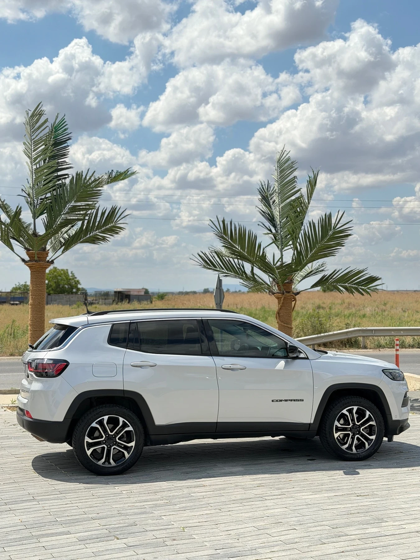 Jeep Compass 4xe PLUG-IN HYBRID LIMITED EDITION , снимка 13 - Автомобили и джипове - 55686864