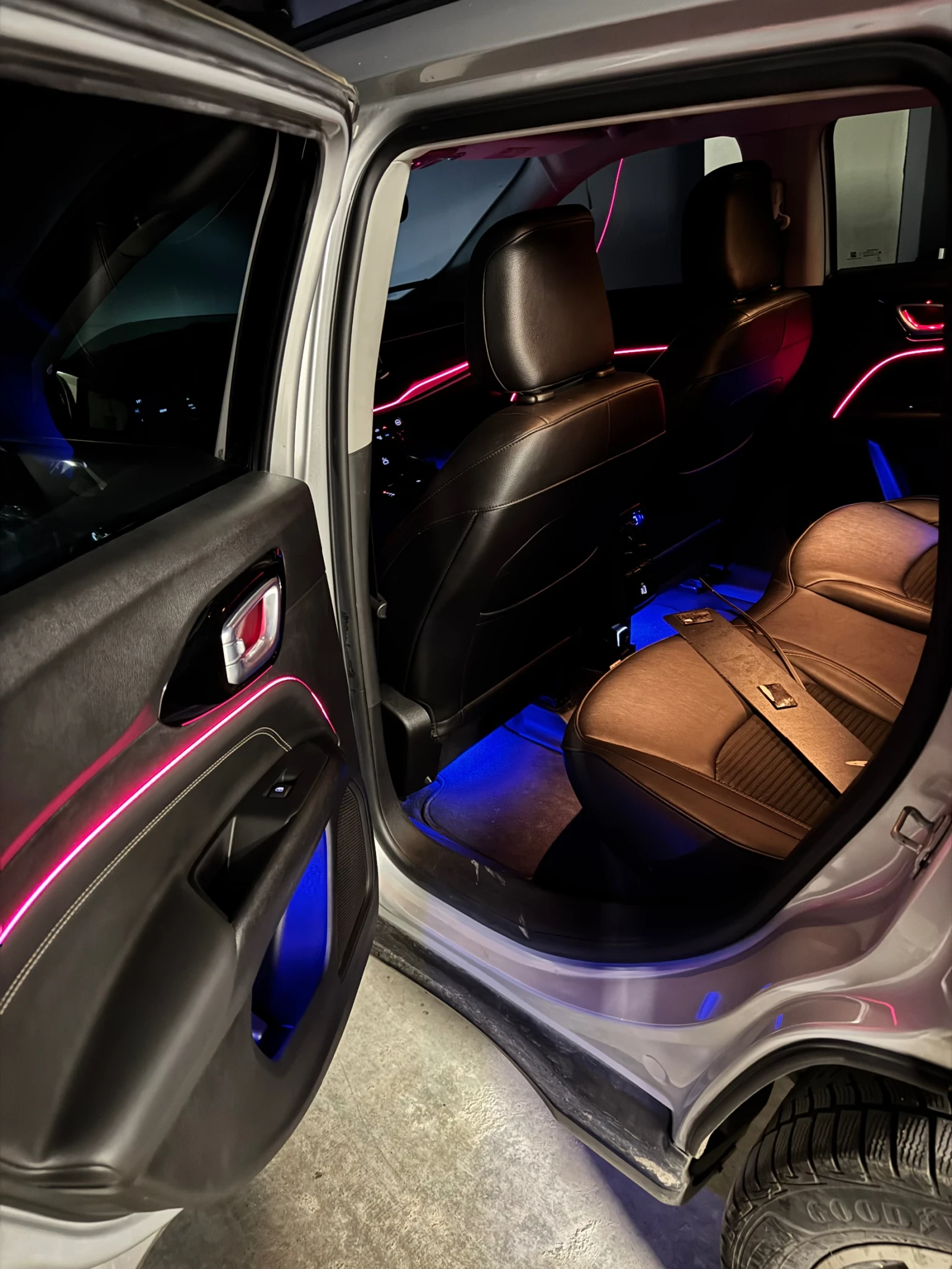 Jeep Compass 4xe PLUG-IN HYBRID LIMITED EDITION full AMBIENT | Mobile.bg � ����������� 16