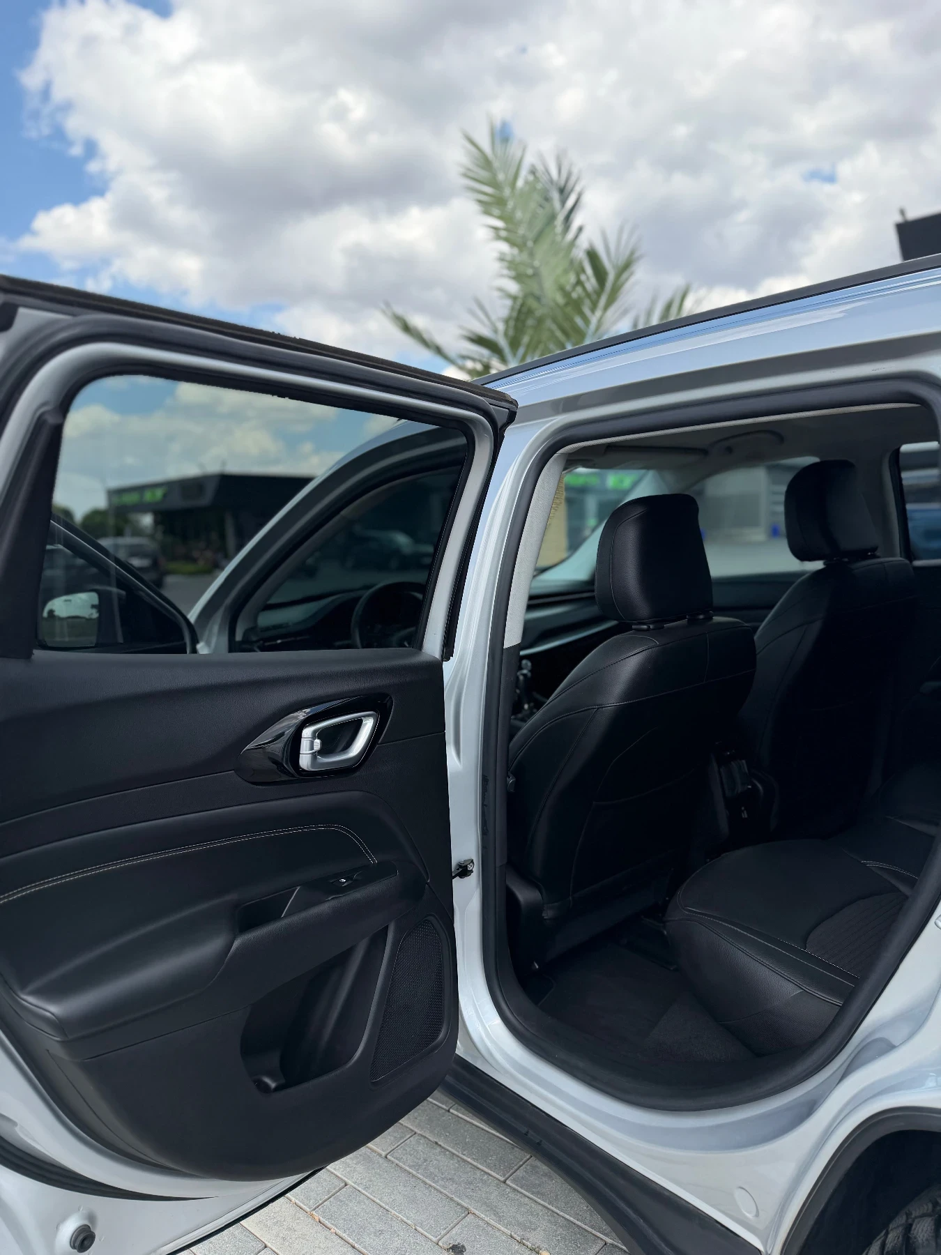 Jeep Compass 4xe PLUG-IN HYBRID LIMITED EDITION , снимка 10 - Автомобили и джипове - 55686864