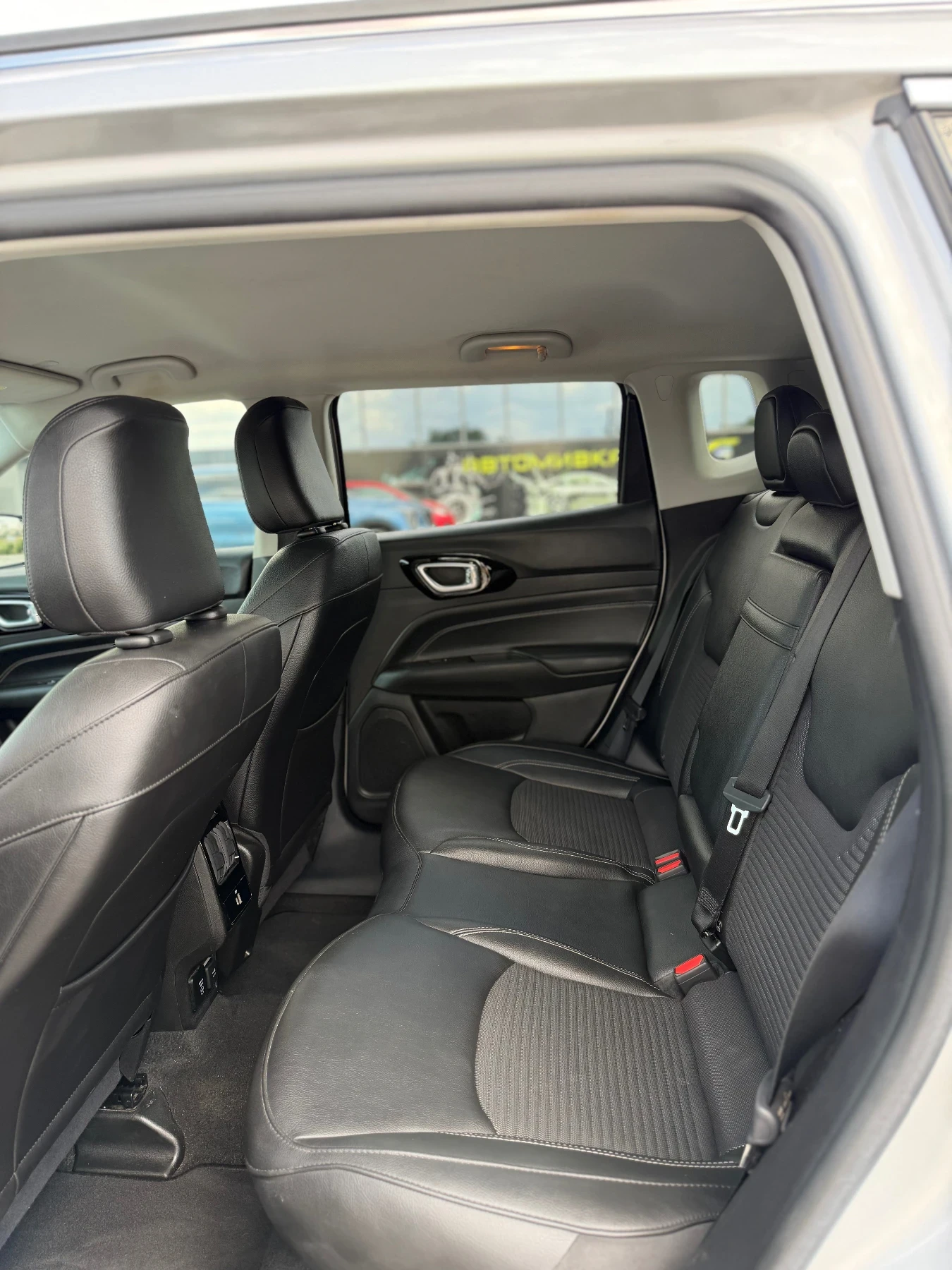 Jeep Compass 4xe PLUG-IN HYBRID LIMITED EDITION , снимка 9 - Автомобили и джипове - 55686864