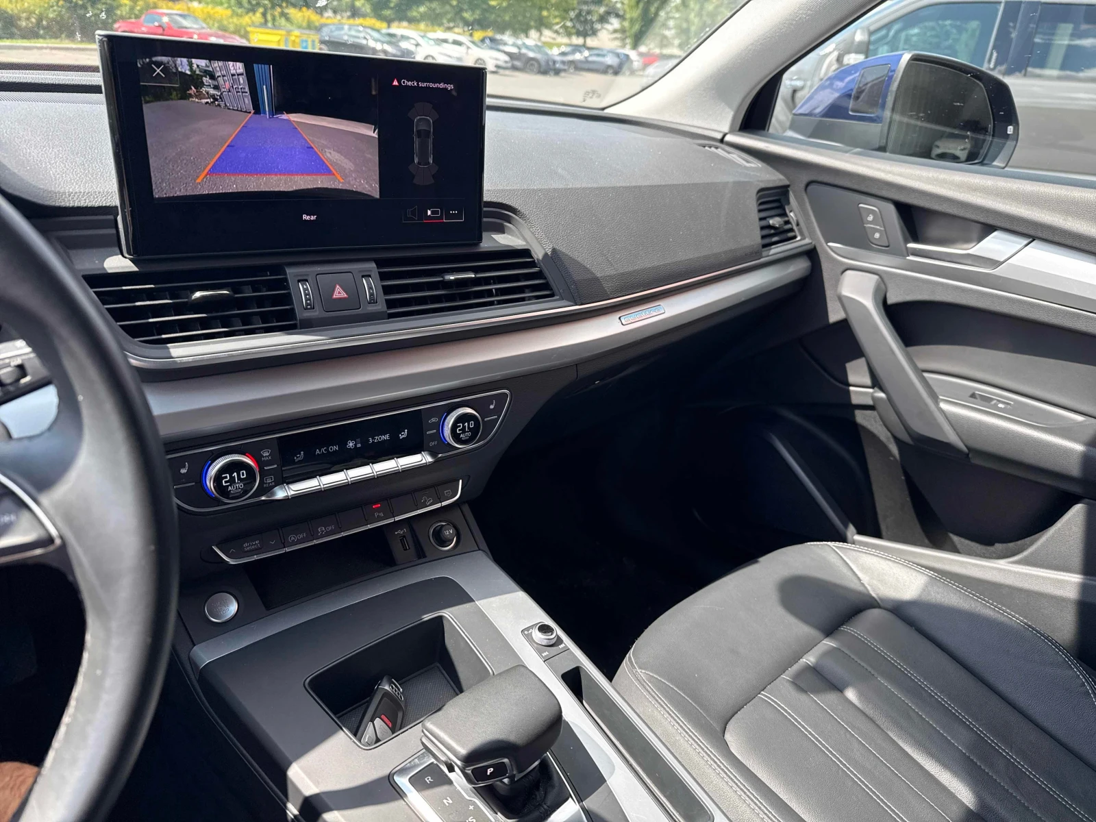 Audi Q5 Komfort / DISTRONIC / LED / CARFAX , снимка 9 - Автомобили и джипове - 55842523