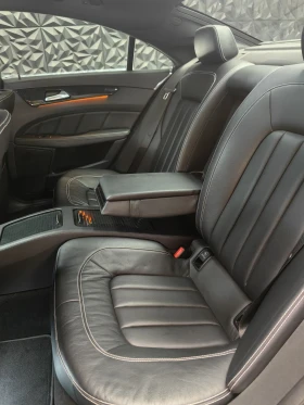 Mercedes-Benz CLS 400 4-MATIC* СМЕНЕНИ ВЕРИГИ* AMG PACK* MEMORY* 360* , снимка 15