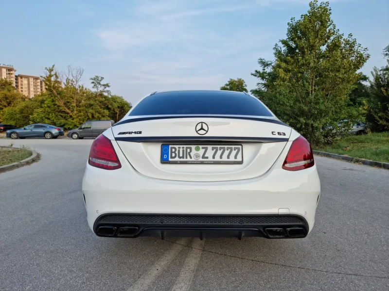 Mercedes-Benz C 63 AMG Burmester/Panorama/Night/Distronic, снимка 6 - Автомобили и джипове - 47910015