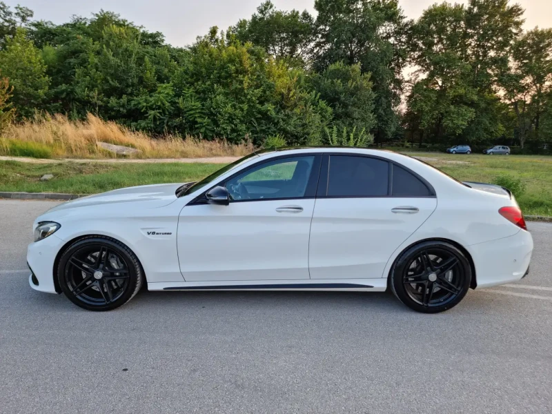 Mercedes-Benz C 63 AMG Burmester/Panorama/Night/Distronic, снимка 4 - Автомобили и джипове - 47910015