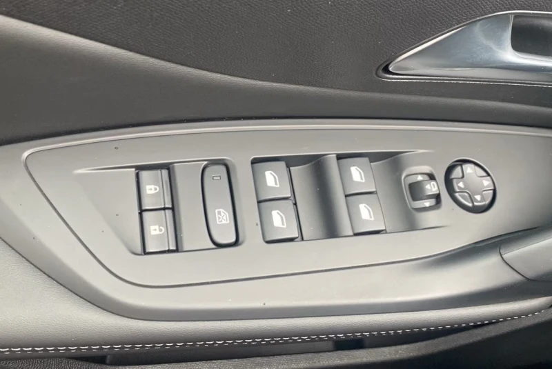 Peugeot 408 ALLURE/144HP/CAM/NAVI/LED/CPLAY/AMBI/364g, снимка 12 - Автомобили и джипове - 51824900