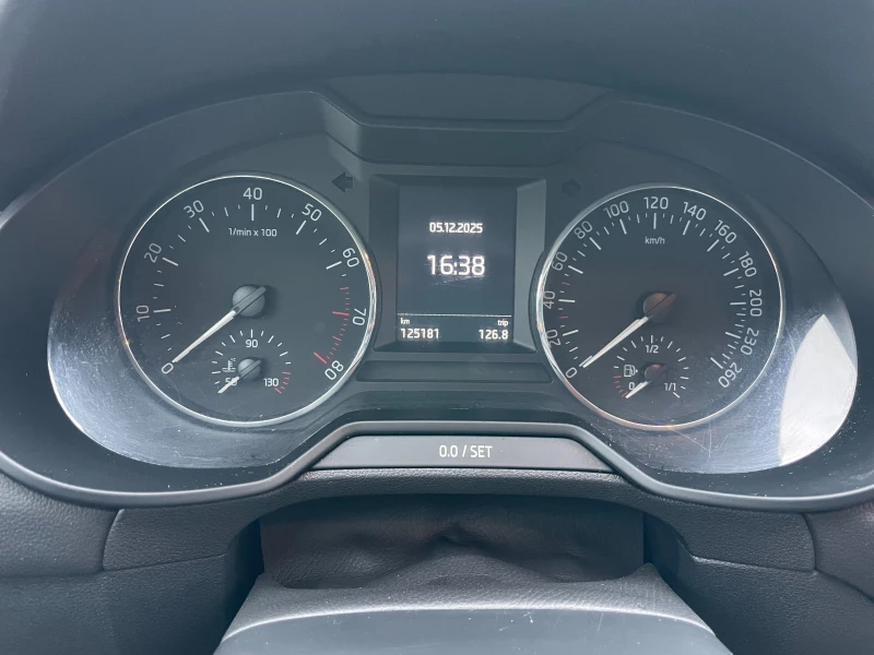 Skoda Octavia 1.2 TSI, снимка 10 - Автомобили и джипове - 52664276