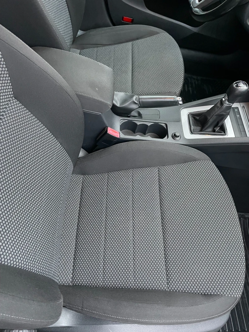 Skoda Octavia 1.2 TSI, снимка 16 - Автомобили и джипове - 52664276