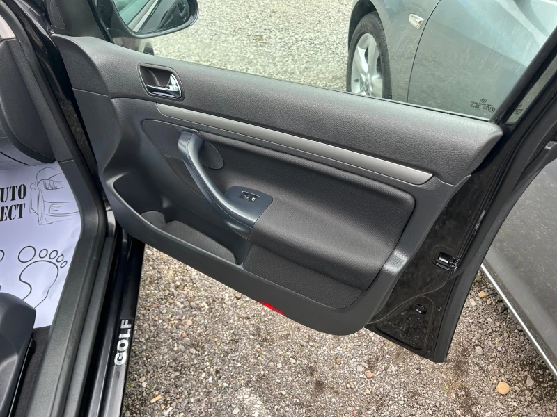 VW Golf 1.6, снимка 14 - Автомобили и джипове - 52693764