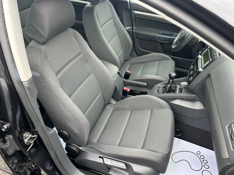 VW Golf 1.6, снимка 16 - Автомобили и джипове - 52693764