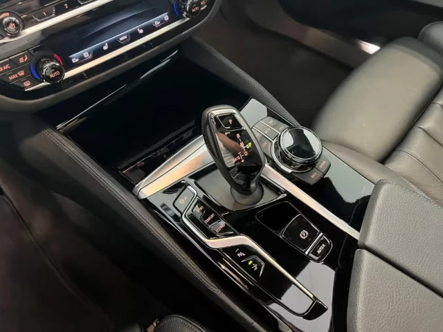 BMW 640 xDRIVE/333HP/M SPORT/CAM/PANO/NAVI/MEMO/734z, снимка 14 - Автомобили и джипове - 55654932