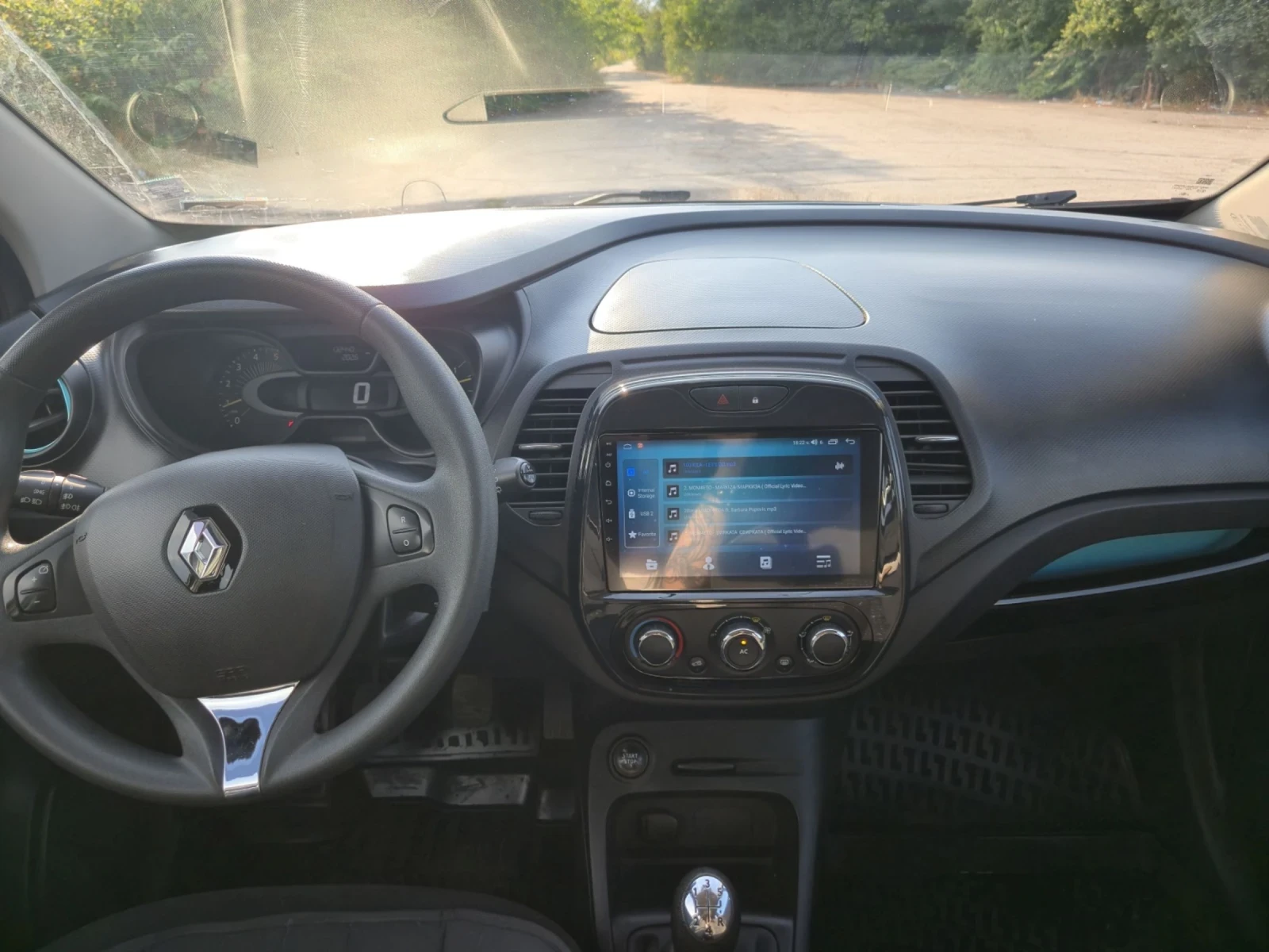 Renault Captur 1.5 - изображение 8