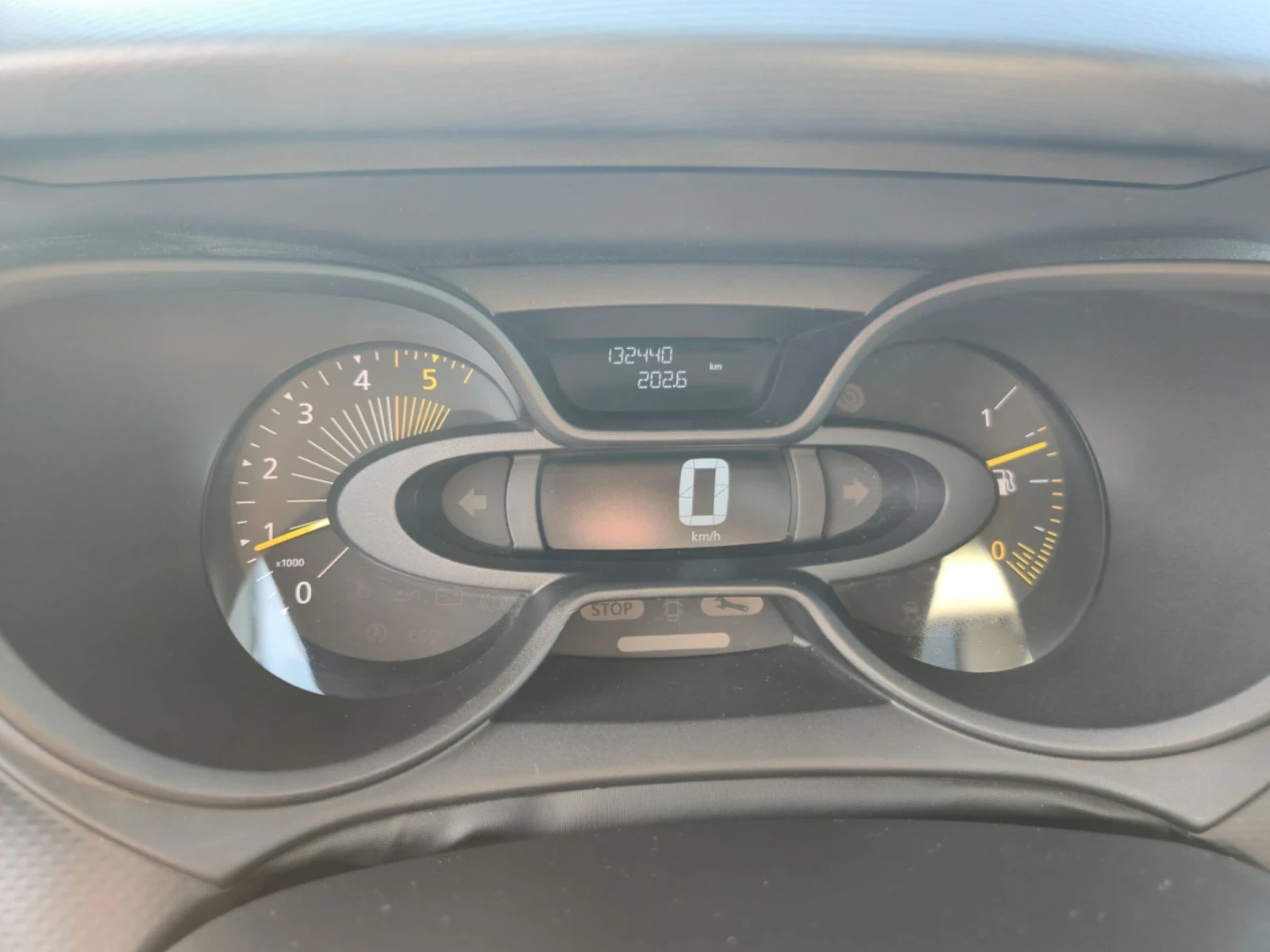Renault Captur 1.5 - изображение 9