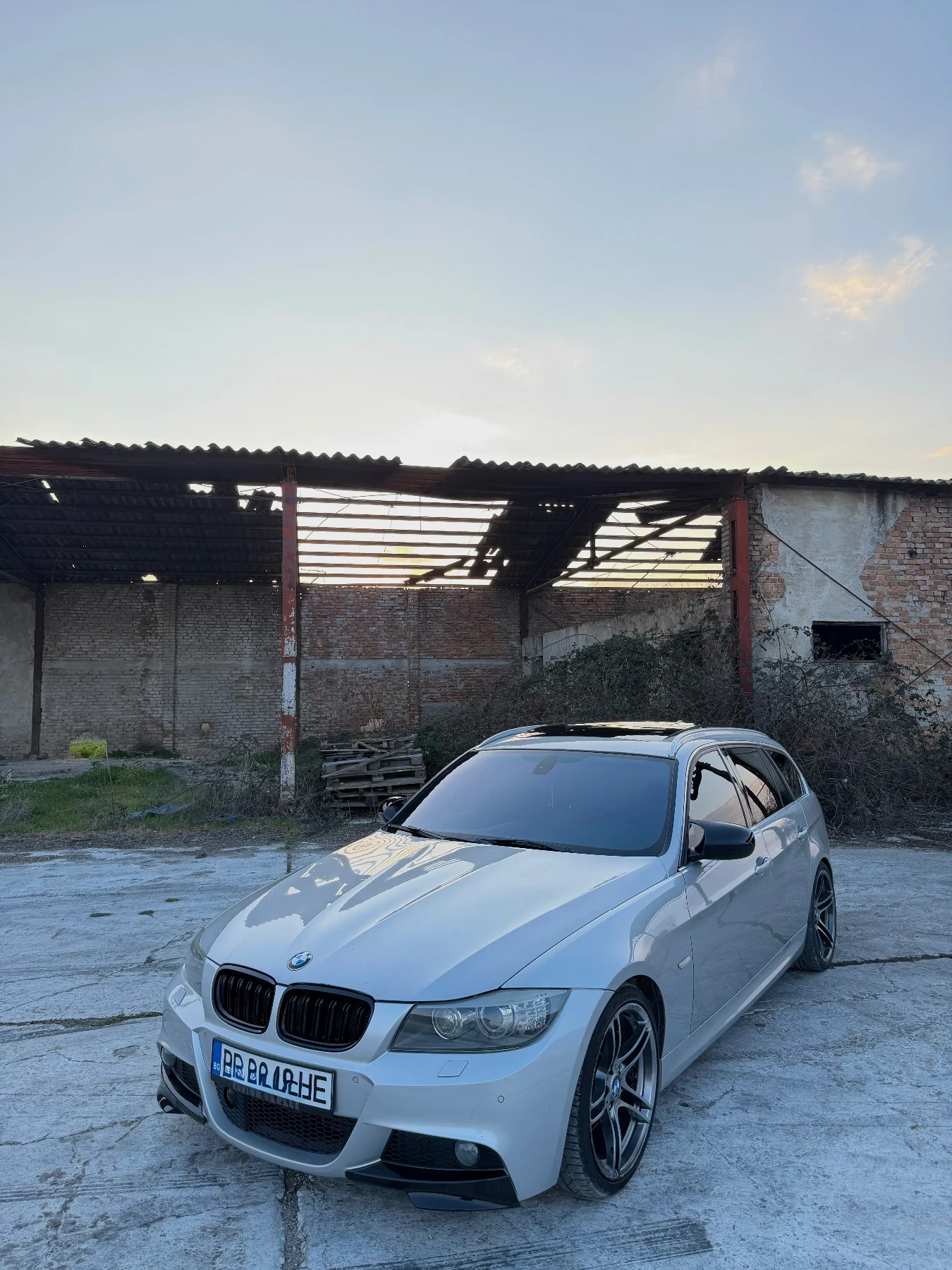 BMW 330 Full , снимка 2 - Автомобили и джипове - 53728932