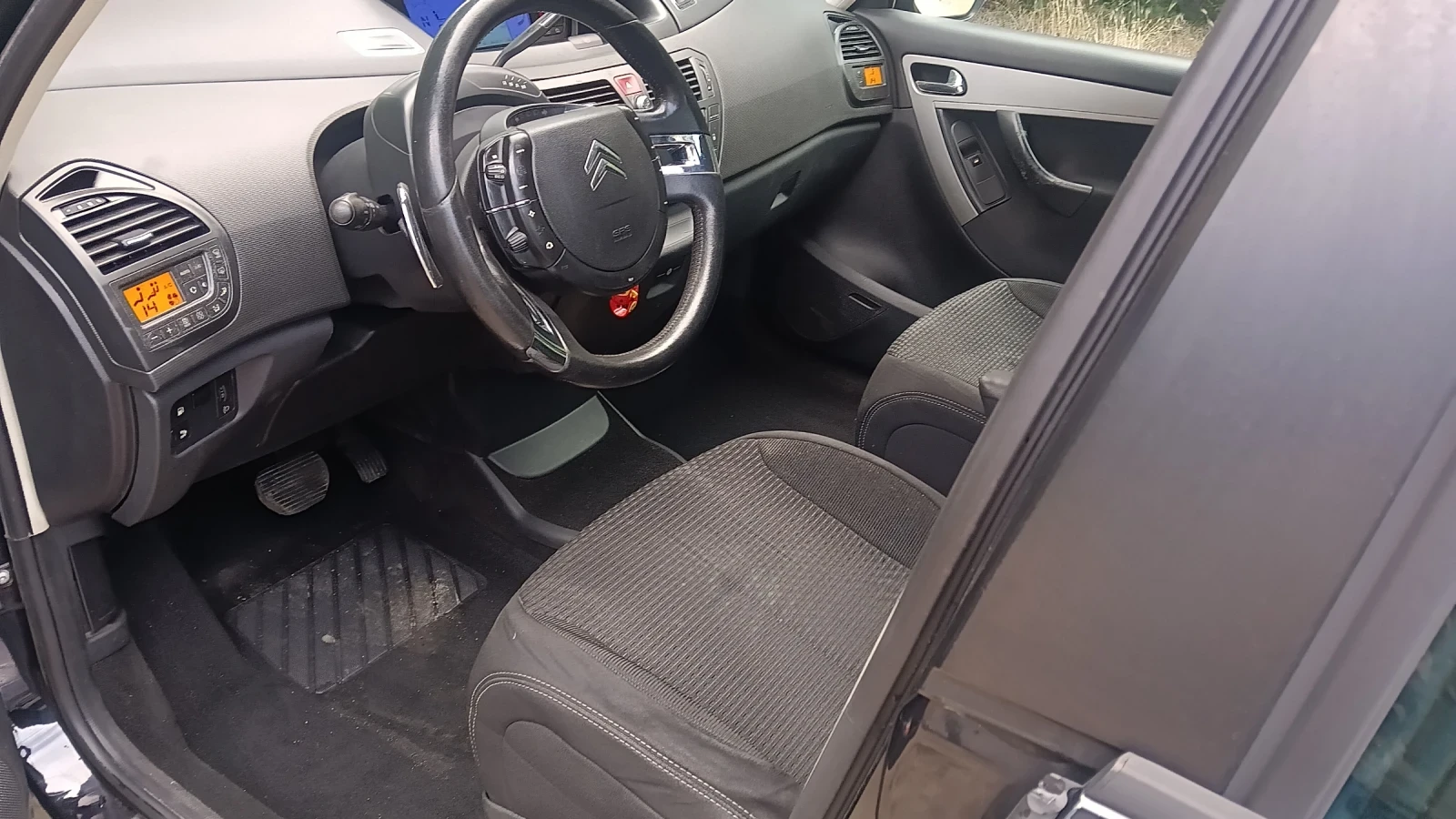 Citroen C4 Picasso, снимка 5 - Автомобили и джипове - 53576087