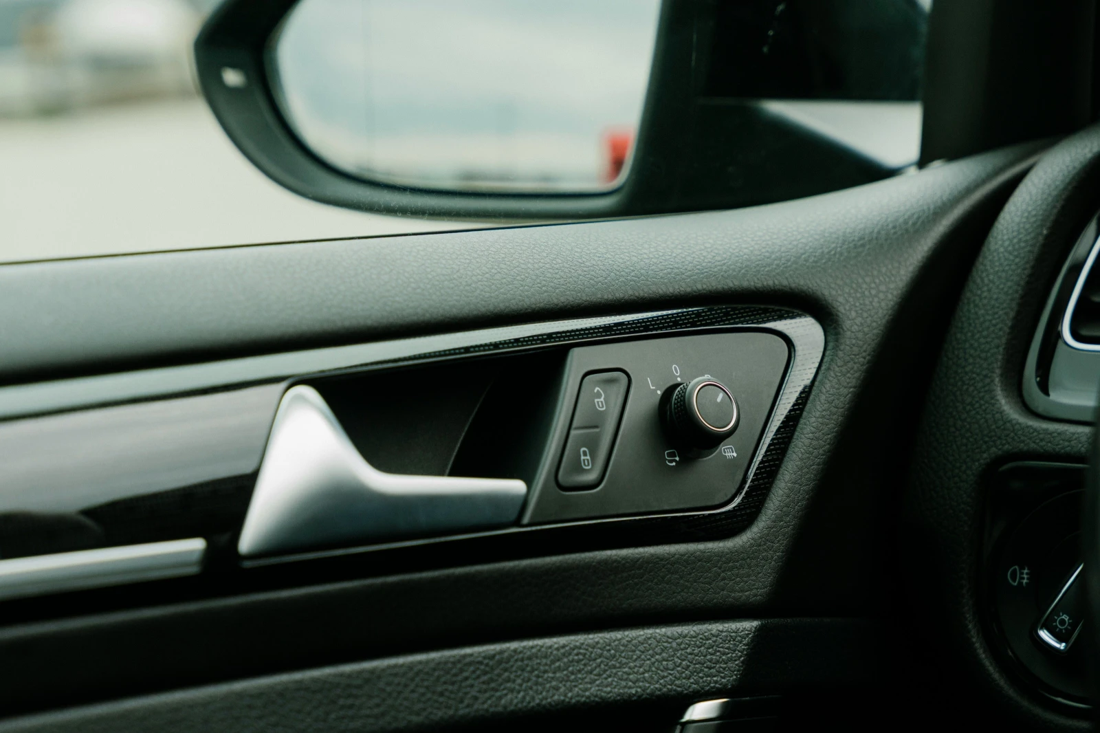 VW Golf R-Line, снимка 17 - Автомобили и джипове - 54056142