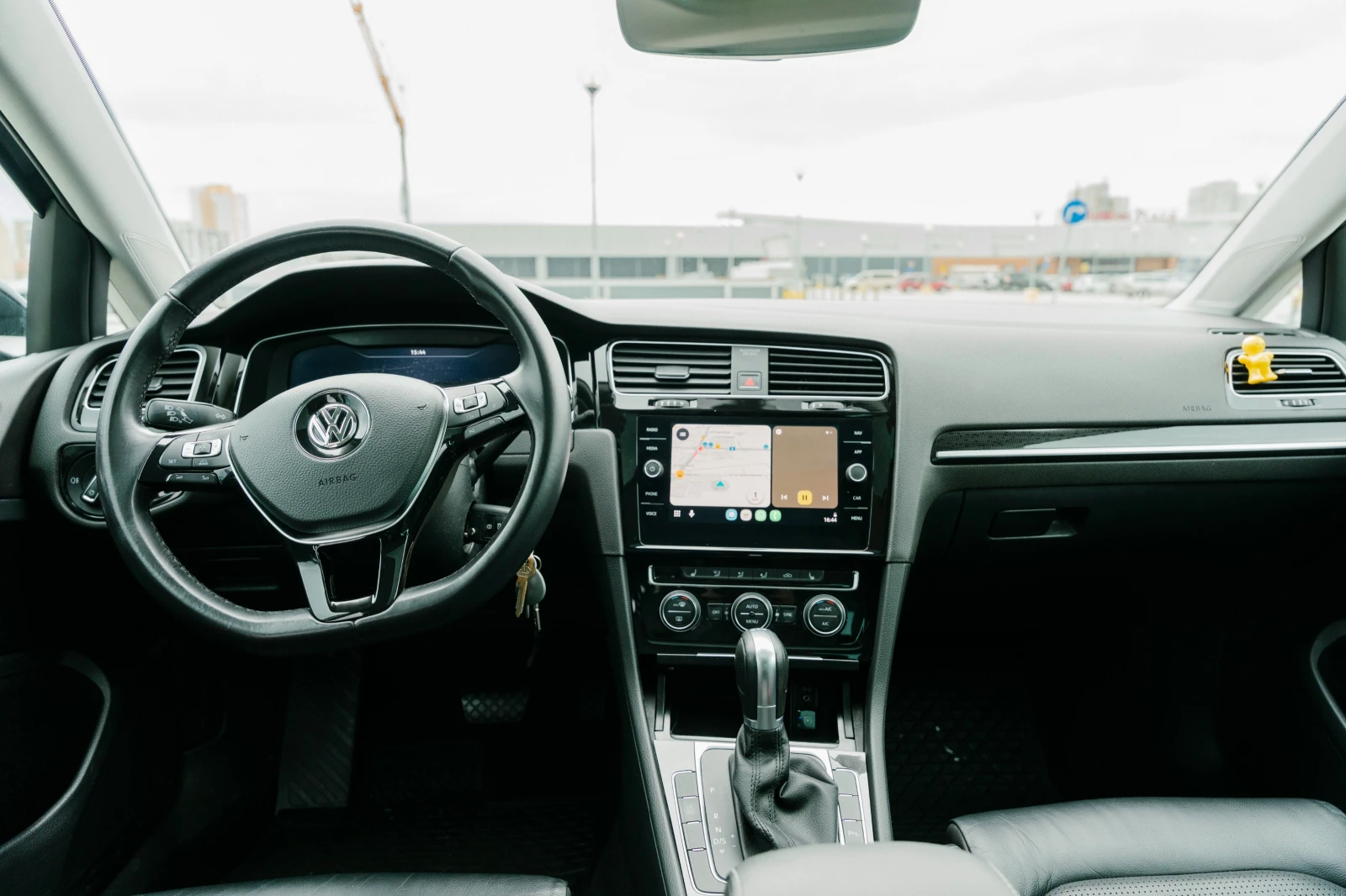 VW Golf R-Line, снимка 11 - Автомобили и джипове - 54056142