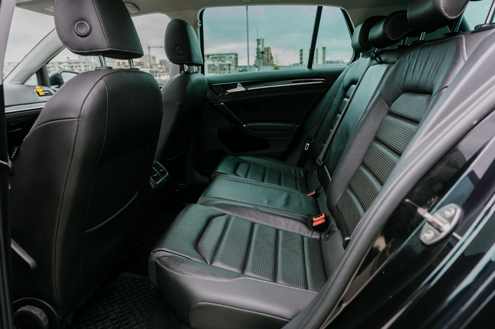 VW Golf R-Line, снимка 15 - Автомобили и джипове - 54056142