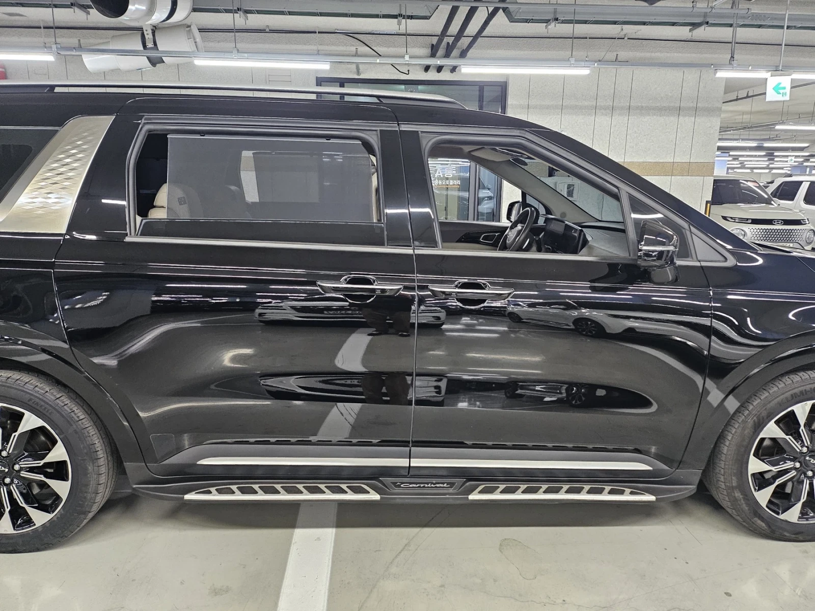 Kia Carnival, снимка 6 - Автомобили и джипове - 54622238