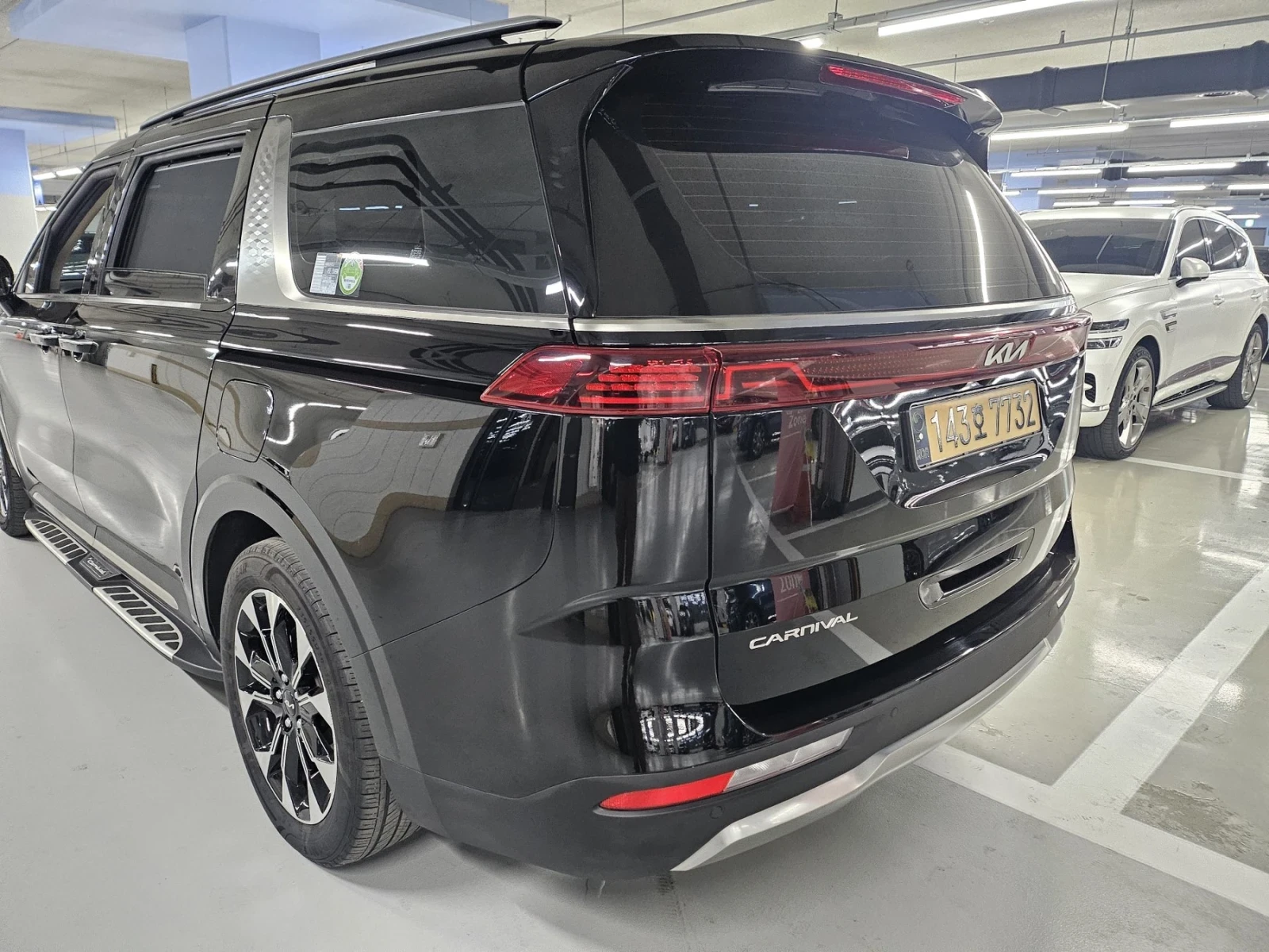 Kia Carnival, снимка 8 - Автомобили и джипове - 54622238