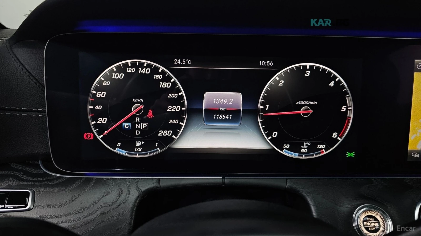 Mercedes-Benz E 220 AMG* DIGITAL* КАМЕРА* ПАНОРАМА* ПАМЕТ* , снимка 8 - Автомобили и джипове - 54792863