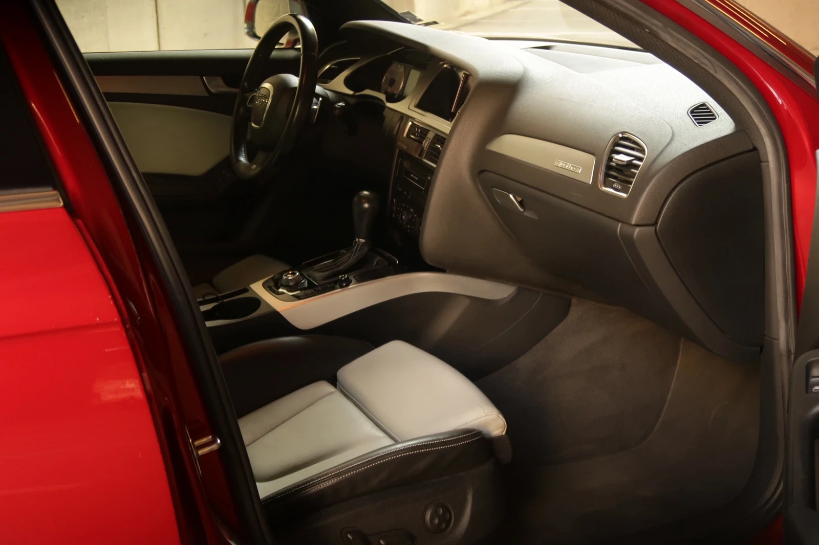 Audi S4 3.0 TFSI * ШВЕЙЦАРИЯ * СЕРВ ИСТОРИЯ * РЕГИСТРИРАН, снимка 8 - Автомобили и джипове - 55535637