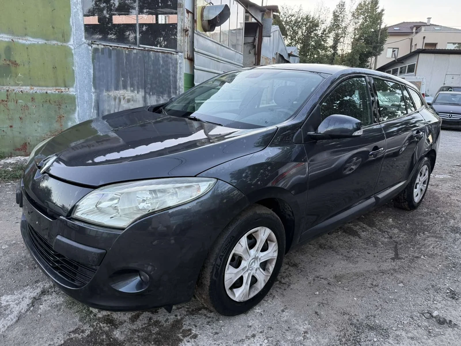 Renault Megane 1.5dci, снимка 2 - Автомобили и джипове - 55736212