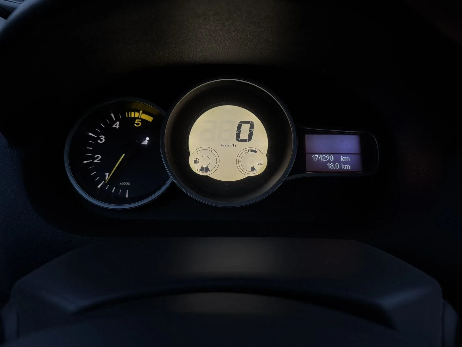 Renault Megane 1.5dci, снимка 10 - Автомобили и джипове - 55736212