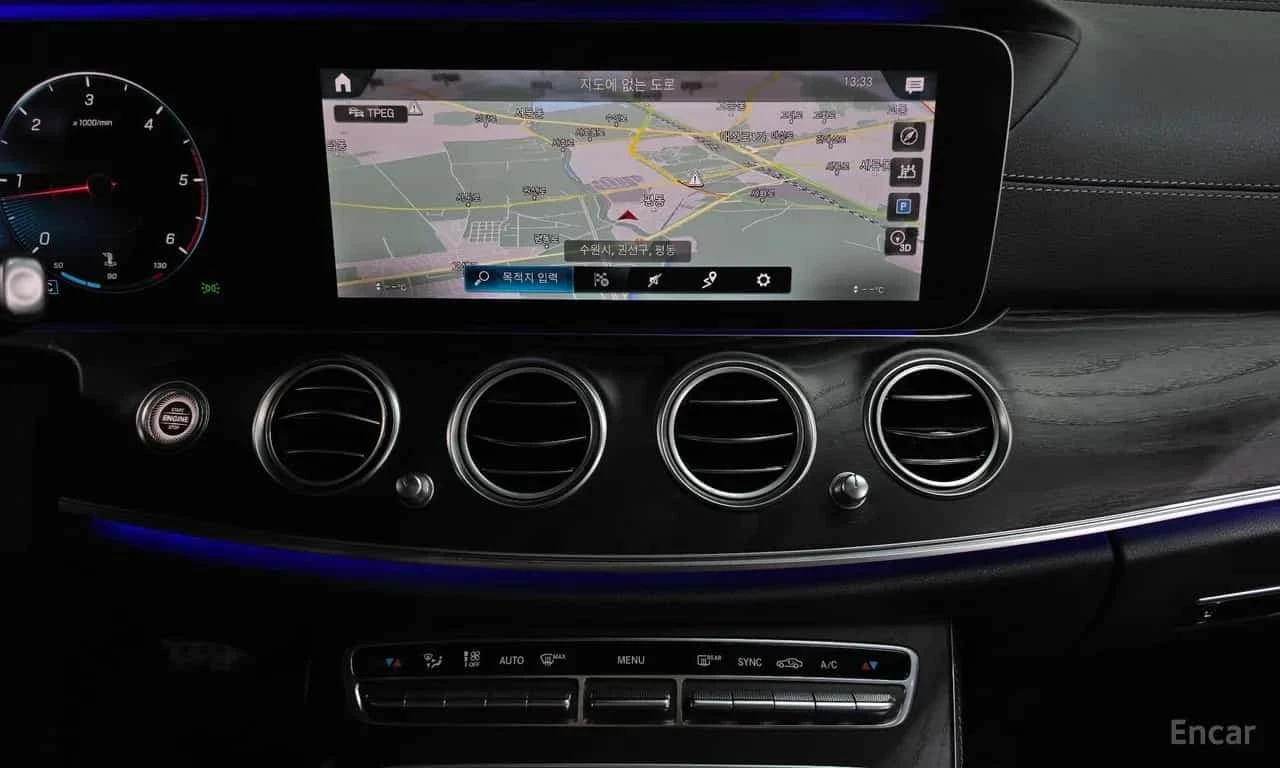Mercedes-Benz E 220 * E220d 4MATIC AMG Line * , снимка 12 - Автомобили и джипове - 56633359