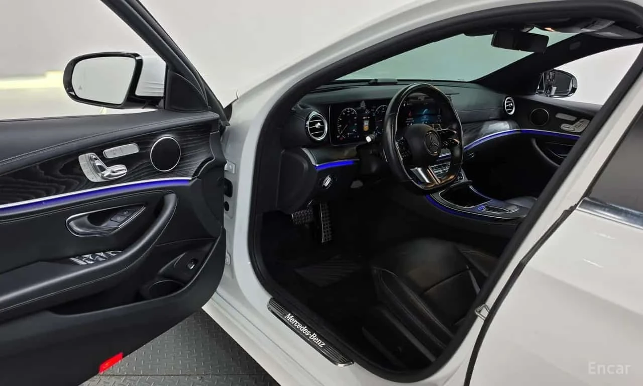 Mercedes-Benz E 220 * E220d 4MATIC AMG Line * , снимка 10 - Автомобили и джипове - 56633359