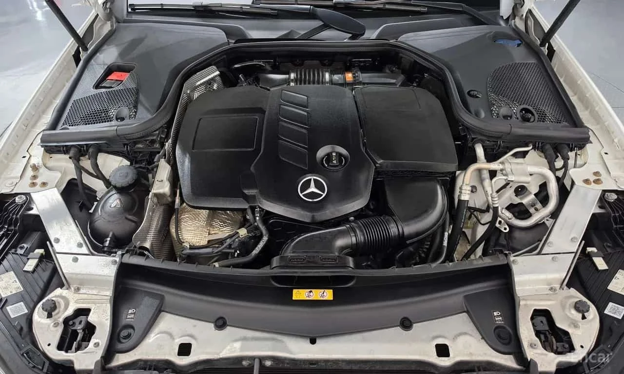 Mercedes-Benz E 220 * E220d 4MATIC AMG Line * , снимка 6 - Автомобили и джипове - 56633359