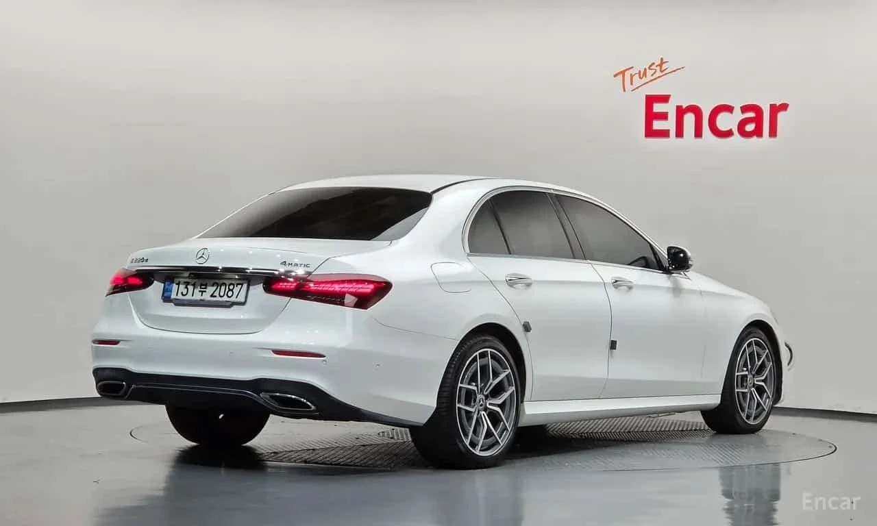 Mercedes-Benz E 220 * E220d 4MATIC AMG Line * , снимка 2 - Автомобили и джипове - 56633359