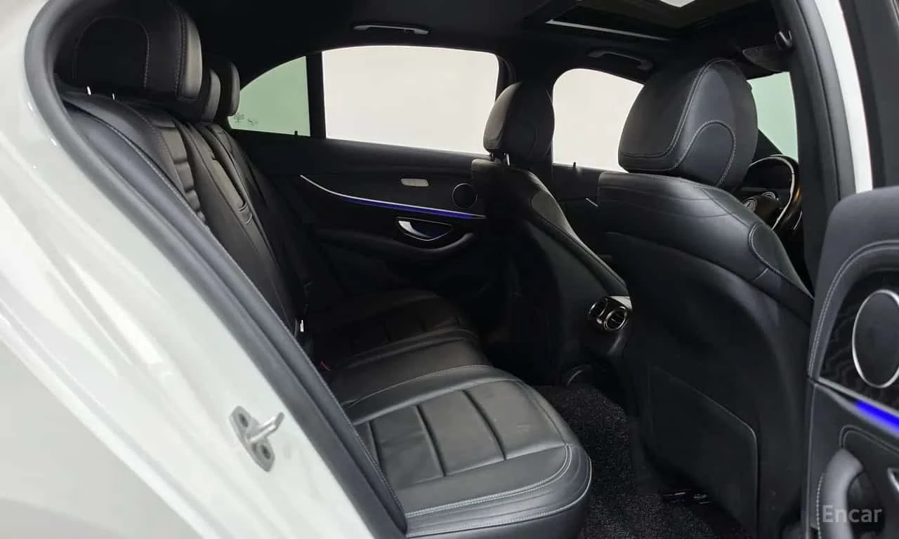 Mercedes-Benz E 220 * E220d 4MATIC AMG Line * , снимка 11 - Автомобили и джипове - 56633359
