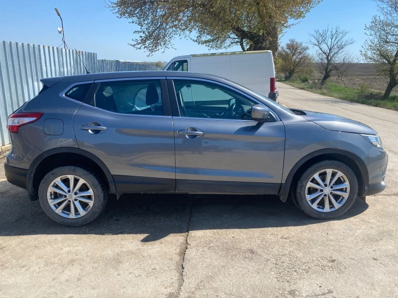 Nissan Qashqai 1.2T, снимка 3 - Автомобили и джипове - 41101510