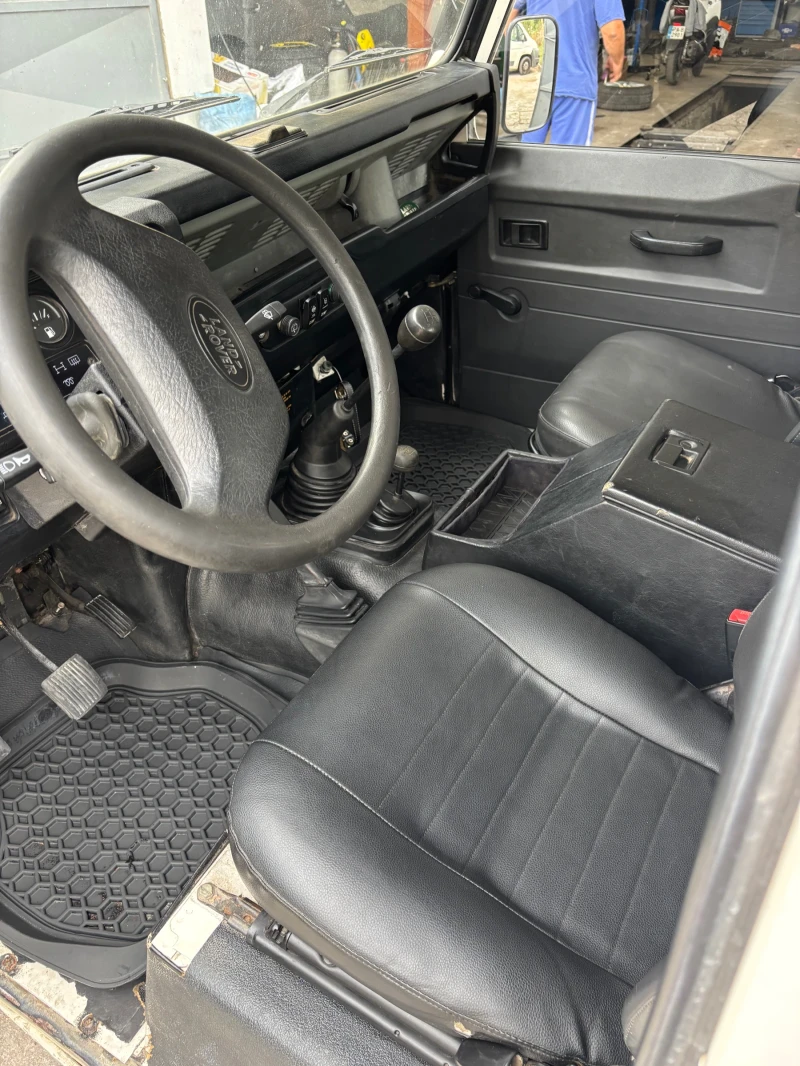 Land Rover Defender, снимка 4 - Автомобили и джипове - 52619244