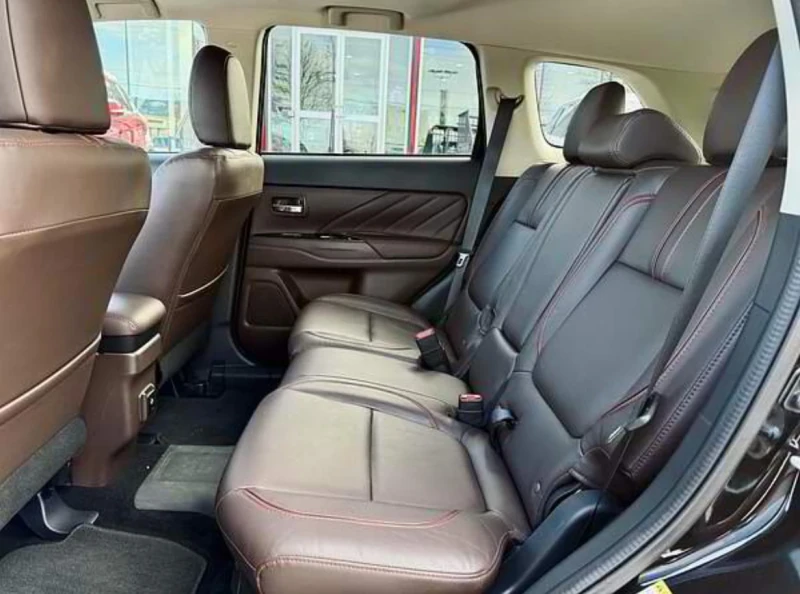Mitsubishi Outlander PHEV * * КАМЕРА * * CARFAX * * АВТО КРЕДИТ * * , снимка 12 - Автомобили и джипове - 52854406
