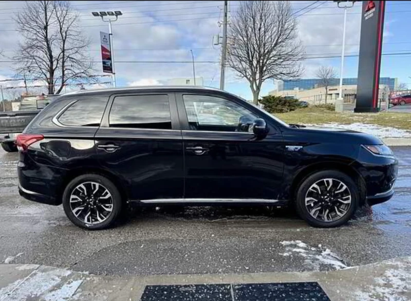 Mitsubishi Outlander PHEV * * КАМЕРА * * CARFAX * * АВТО КРЕДИТ * * , снимка 3 - Автомобили и джипове - 52854406