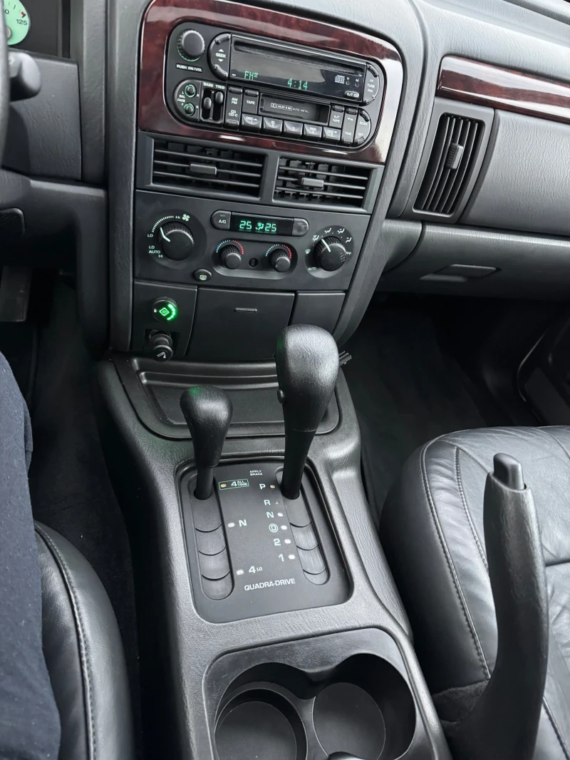 Jeep Grand cherokee 4.7 Quadra Drive, снимка 10 - Автомобили и джипове - 52966928