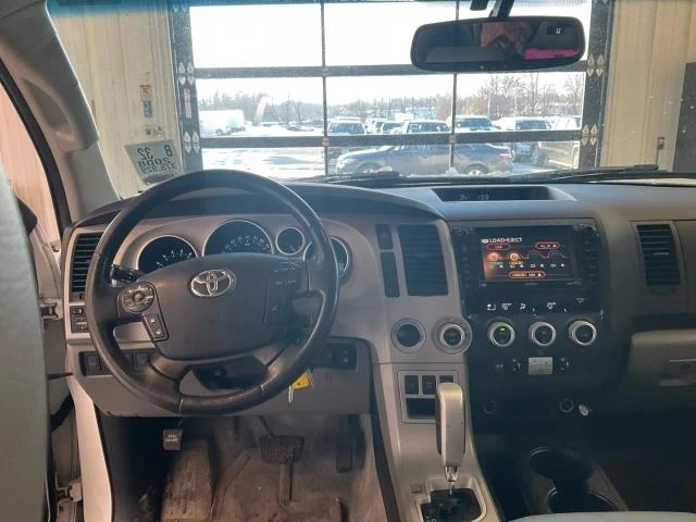 Toyota Sequoia 1ви собственик* Камера* Подгреви* 5.7* * 4WD, снимка 4 - Автомобили и джипове - 48786590