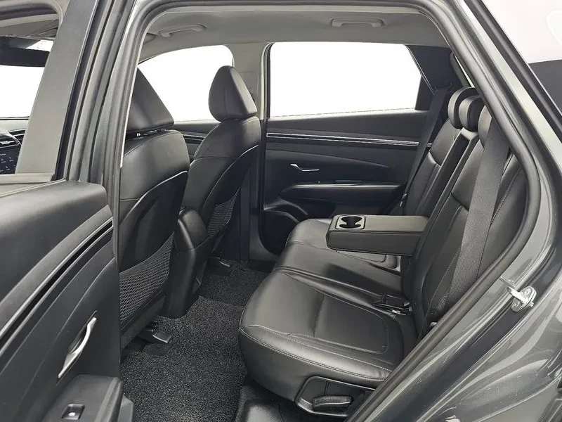 Hyundai Tucson 2.0 2WD MODERN, снимка 10 - Автомобили и джипове - 55843466