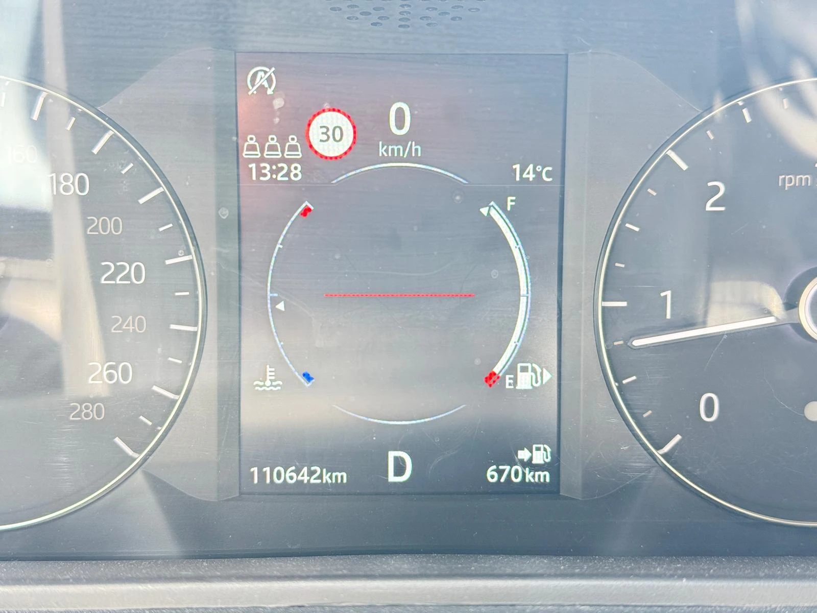 Land Rover Range Rover Velar TDI240 - изображение 10
