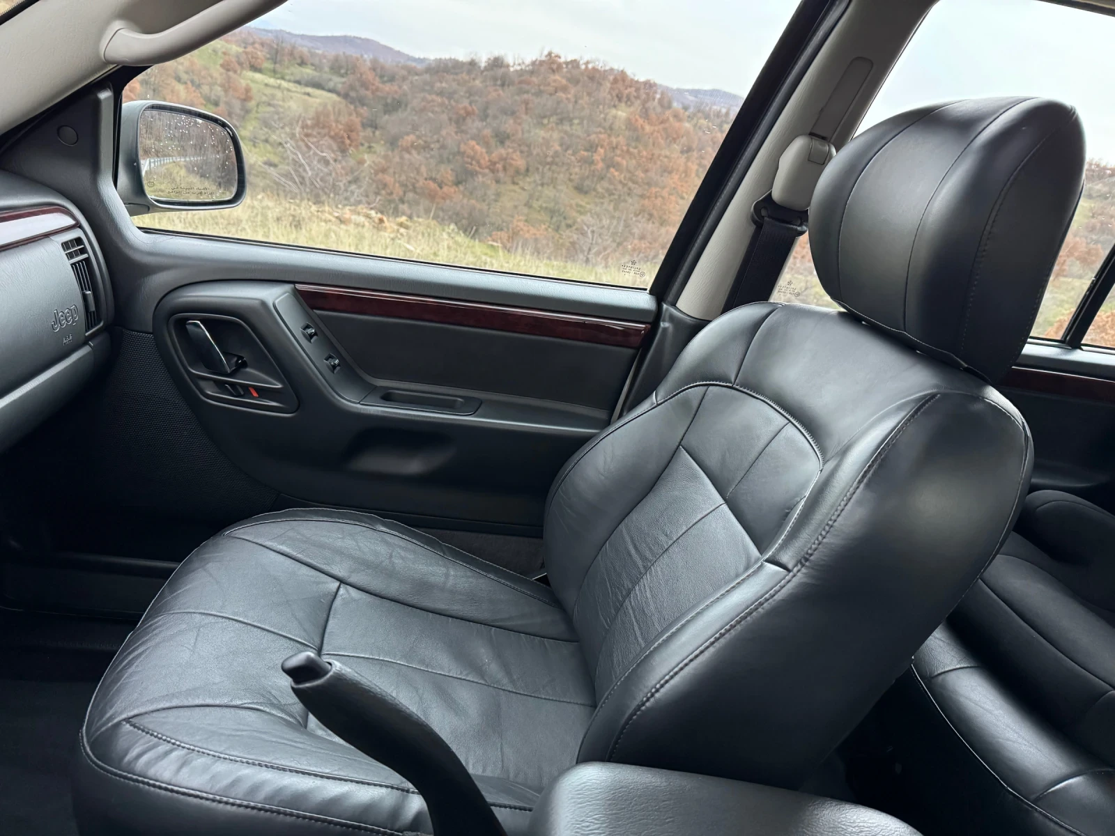 Jeep Grand cherokee 4.7 Quadra Drive - изображение 9