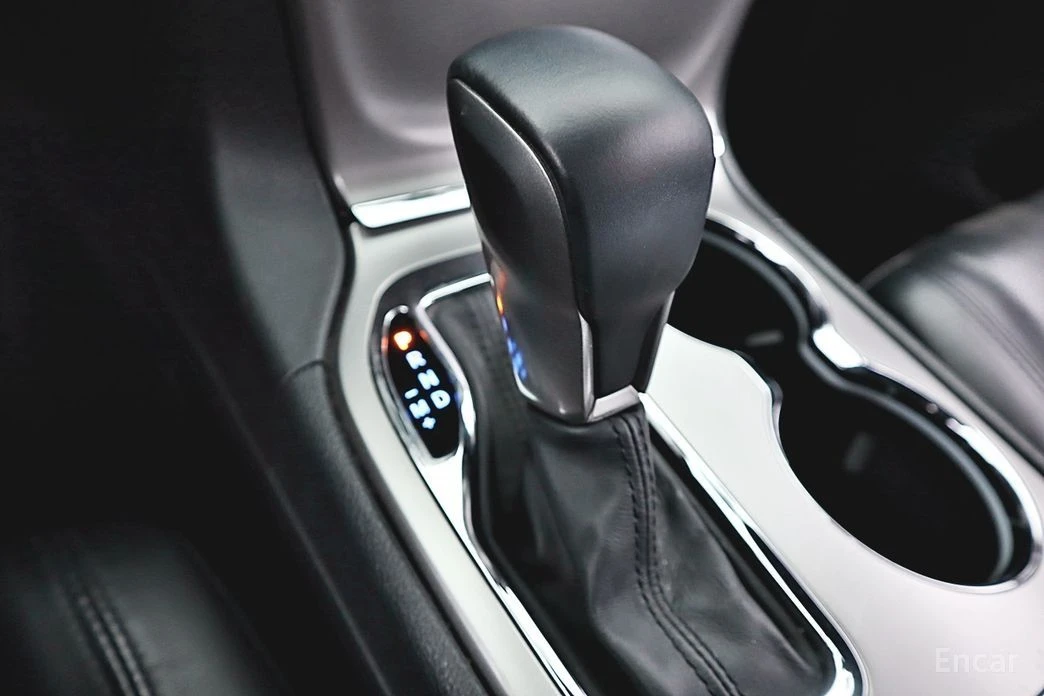 Jeep Grand cherokee 3.6 LIMITED* ПОДГРЕВ* ОБДУХВАНЕ* PANORAMA* КАМЕРА*, снимка 9 - Автомобили и джипове - 54241277