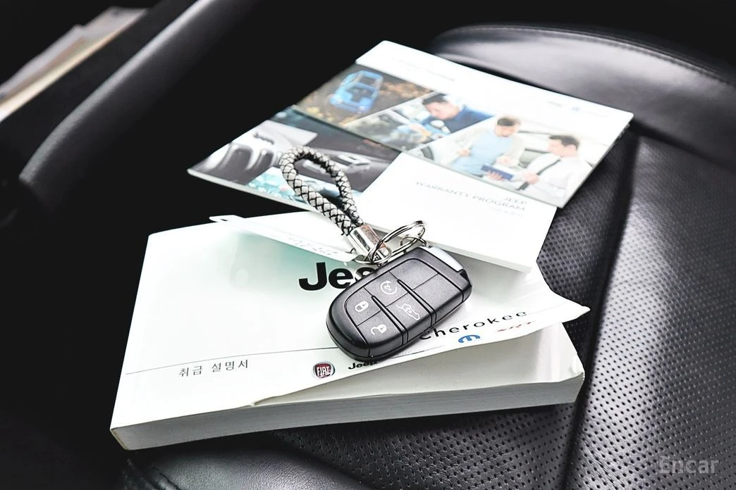 Jeep Grand cherokee 3.6 LIMITED* ПОДГРЕВ* ОБДУХВАНЕ* PANORAMA* КАМЕРА*, снимка 15 - Автомобили и джипове - 54241277