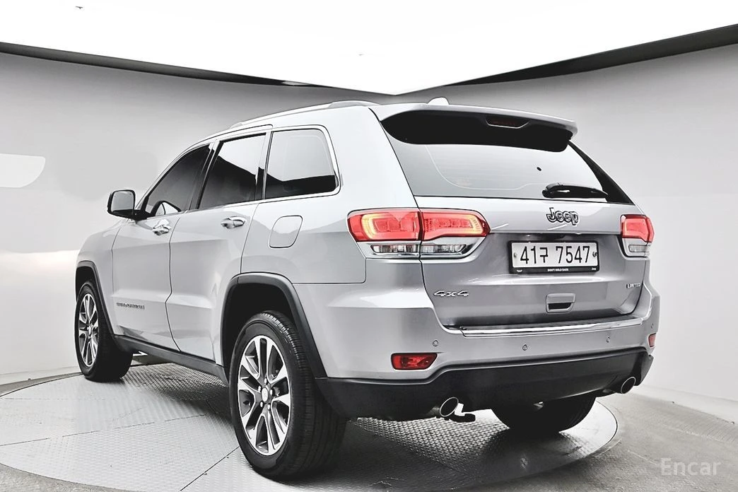 Jeep Grand cherokee 3.6 LIMITED* ПОДГРЕВ* ОБДУХВАНЕ* PANORAMA* КАМЕРА*, снимка 2 - Автомобили и джипове - 54241277