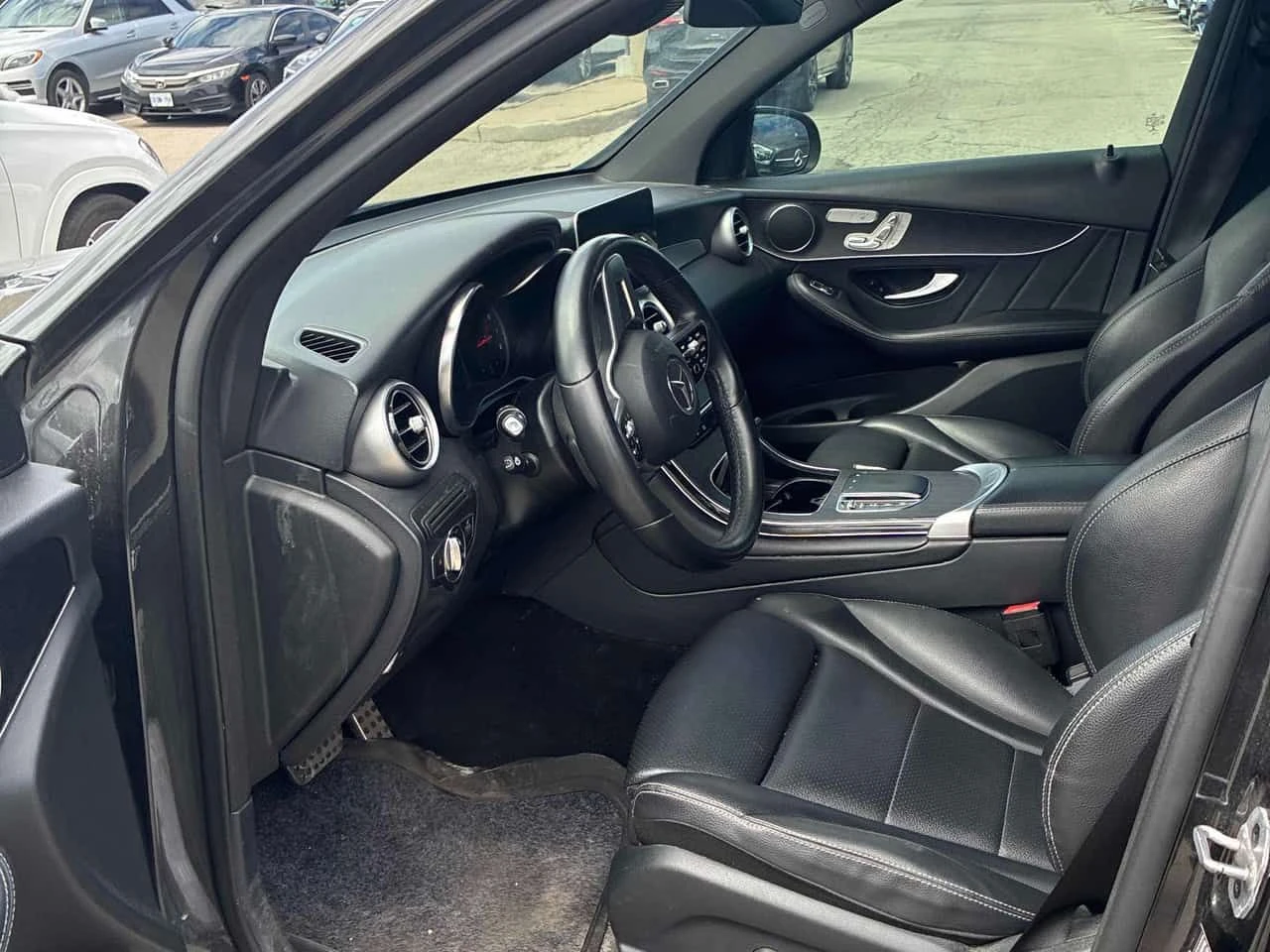 Mercedes-Benz GLC 300 4MATIC* DISTRONIC* PANORAMA* 360КАМЕРИ* , снимка 5 - Автомобили и джипове - 54377273